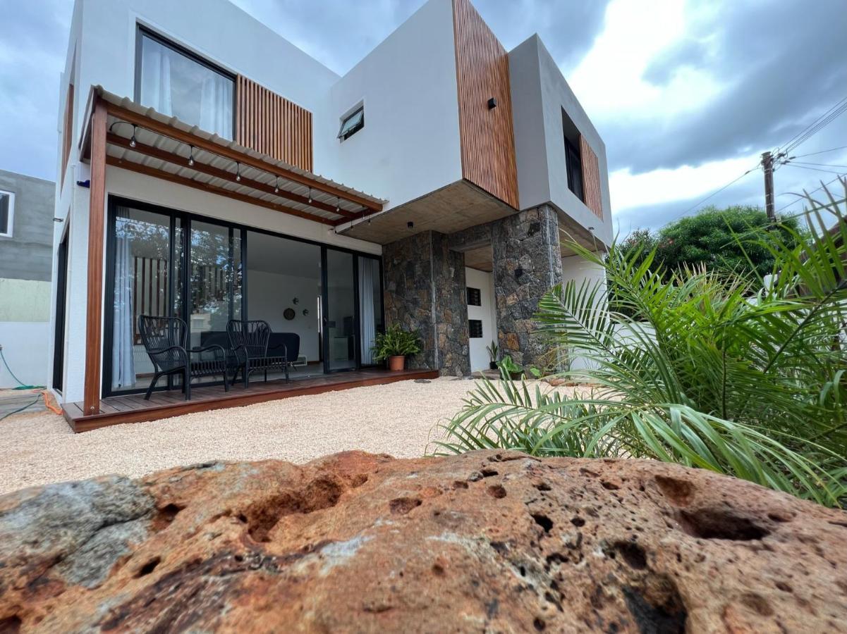 Into The Sun - Modern Holiday Home Albion Bagian luar foto
