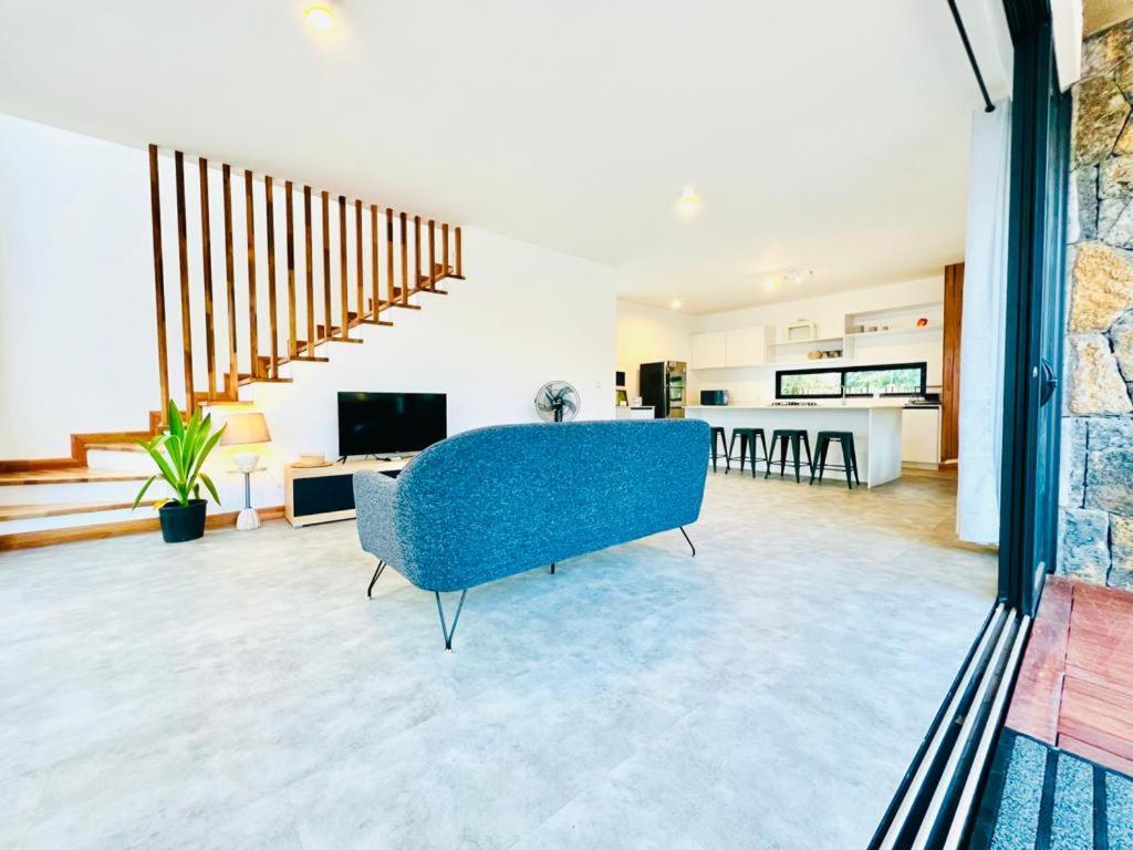 Into The Sun - Modern Holiday Home Albion Bagian luar foto