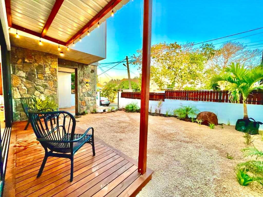 Into The Sun - Modern Holiday Home Albion Bagian luar foto